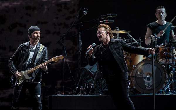 La banda U2 rinde tributo a García Márquez en Bogotá
