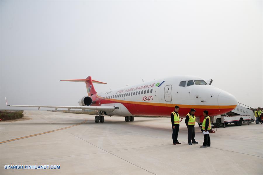 Avión producido en China con sistema de navegación BeiDou completa vuelo de prueba