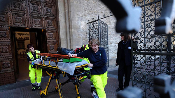 Muere un turista español en Florencia golpeado por la piedra de una iglesia