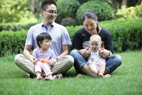 Las parejas chinas sopesan con cautela la nueva política de planificación familiar