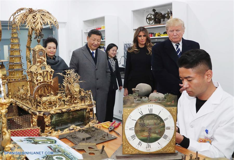 Xi y Trump visitan taller de conservación del Museo del Palacio