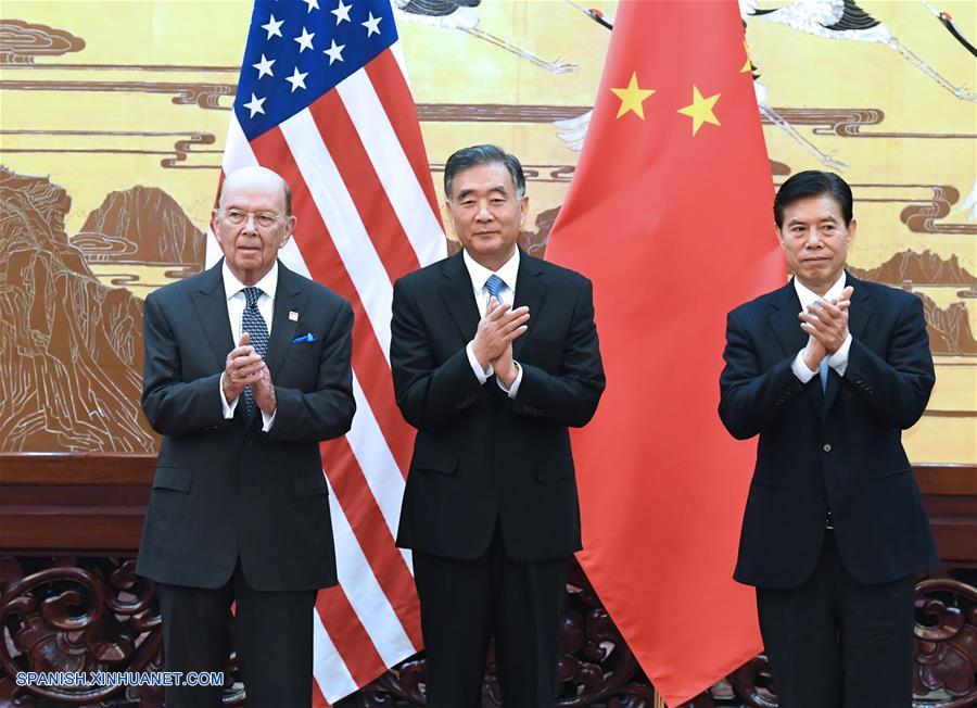 Vice primer ministro chino discute comercio bilateral con secretario estadounidense de Comercio