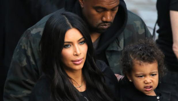 La estrella de las redes sociales Kim Kardashian prohibe a su hija tener un canal Youtube