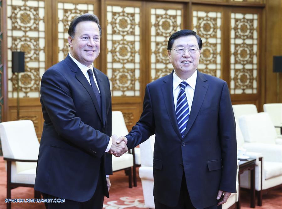 Máximo legislador chino se reúne con presidente panameño
