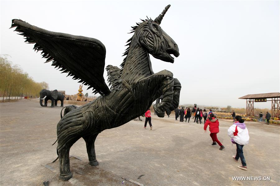 Esculturas con neumáticos desechados captan el interés en Shandong