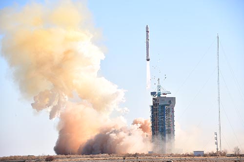 China lanza satélite de exploración terrestre