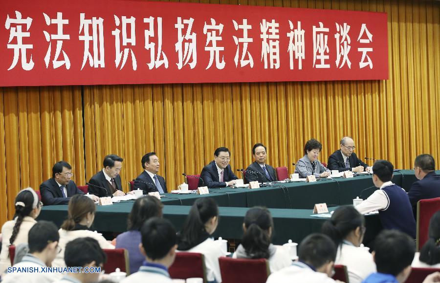 Máximo legislador chino requiere promoción del espíritu de la Constitución