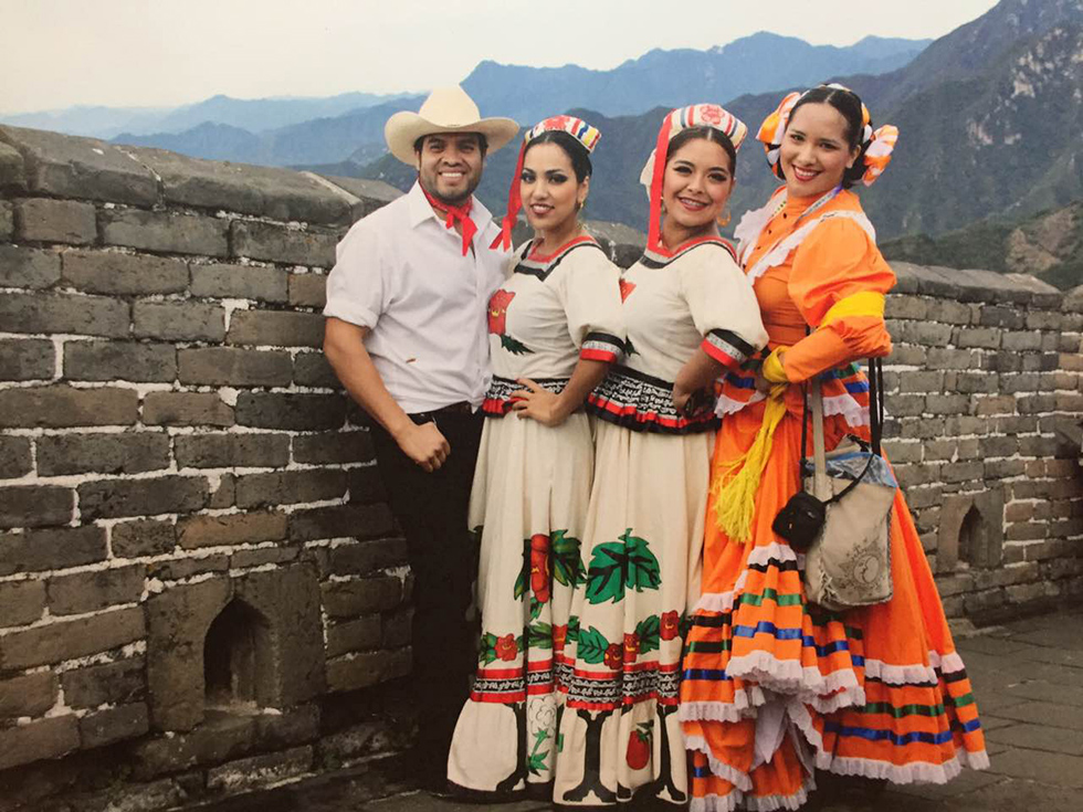 Exponen las 45 obras finalistas del concurso “Tras las pistas de México en China”