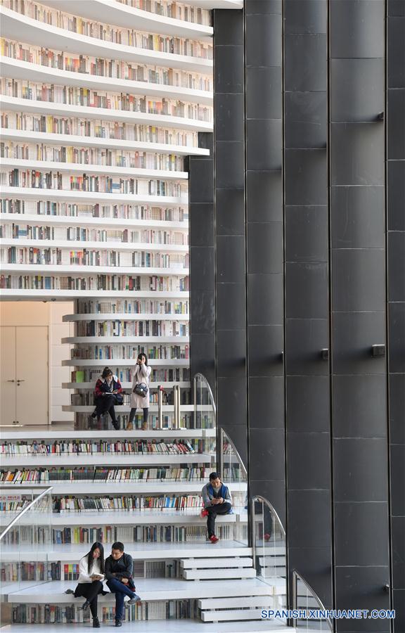 Nueva biblioteca llamativa por su diseño en Tianjin busca atraer a más lectores