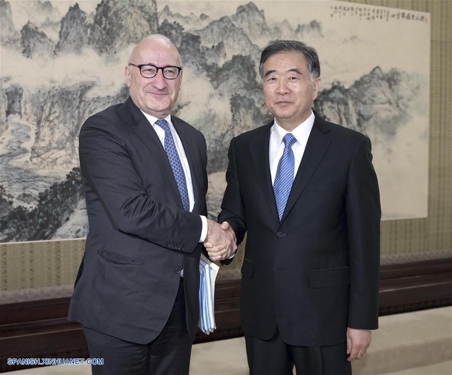 China y Francia acuerdan planear próxima fase de intercambios de alto nivel