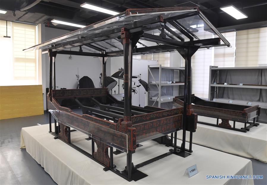 Arqueólogos chinos restauran "cama de dragones" de 2.500 años de antigüedad