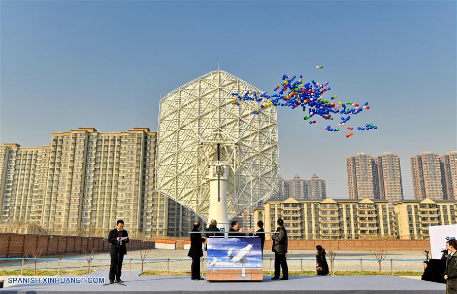 Prototipo de parabólica de supertelescopio SKA es ensamblado en China