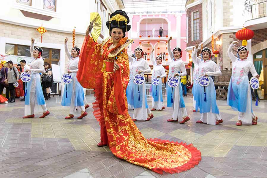 Los residentes en la ciudad Heihe, de la provincia china de Heilongjiang, y sus vecinos de la ciudad rusa Blagoveshchensk celebraron juntos el año nuevo chino. 