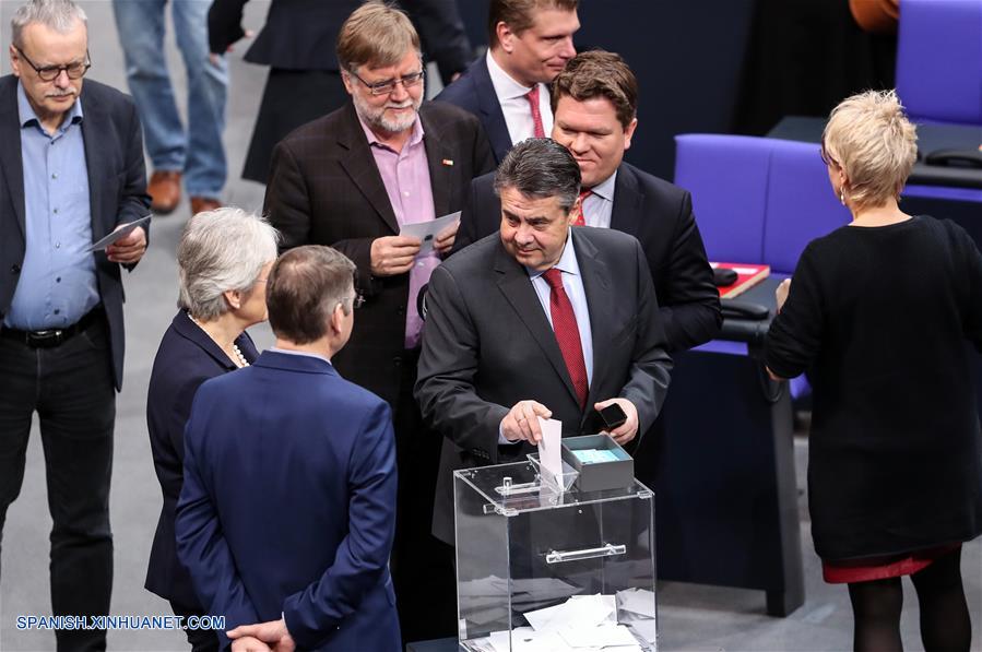Angela Merkel reelegida formalmente como canciller alemana