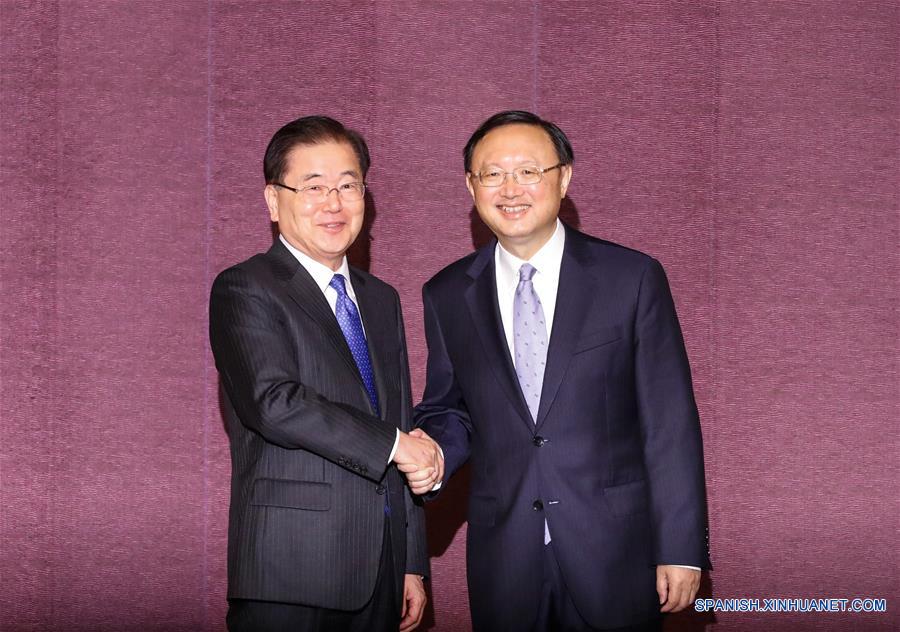 Representante especial de Xi Jinping conversa con principal asesor de seguridad nacional surcoreano