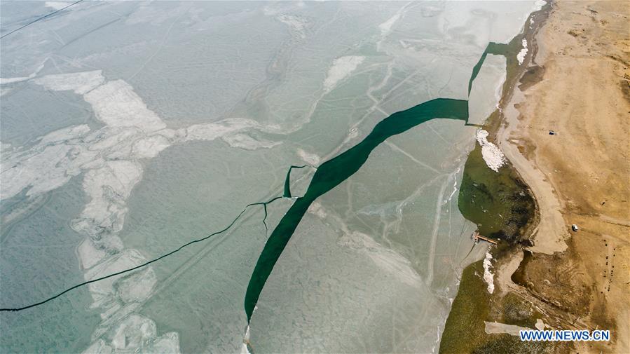 El lago más grande de China comienza a descongelarse