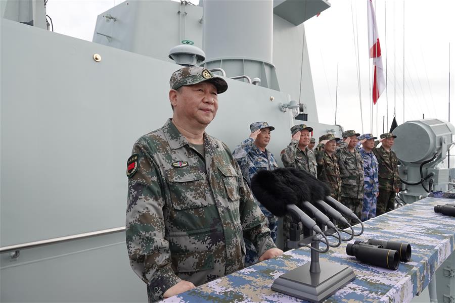 Presidente Xi pasa revista a Armada en Mar Meridional de China