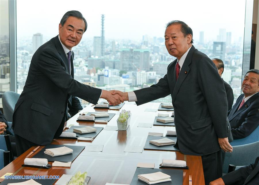 Consejero de Estado chino se reúne con secretario general del PLD japonés para abordar relaciones bilaterales