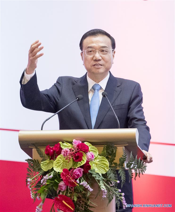 PM chino reafirma compromiso con libre comercio