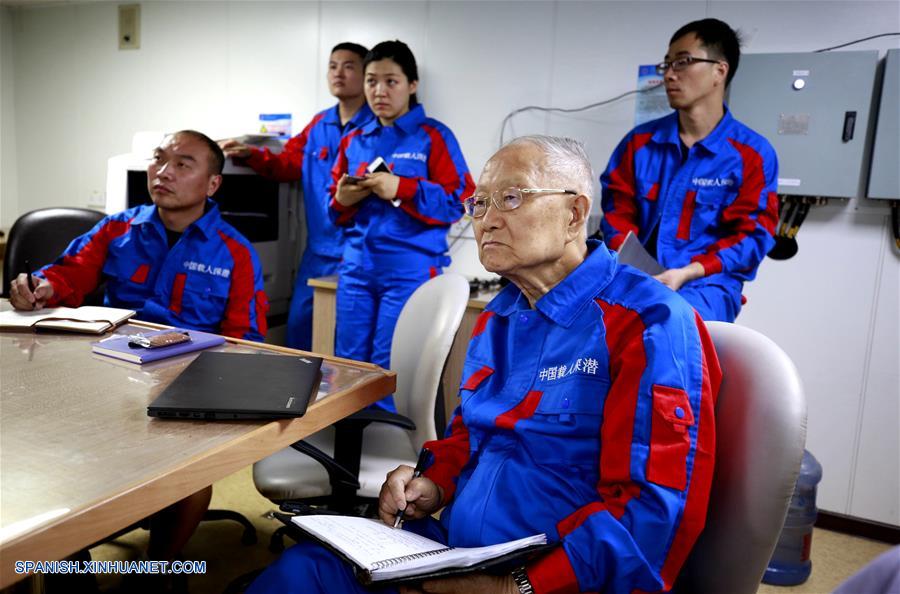 Académico chino de 82 años realiza investigaciones de mar profundo en sumergible de fabricación nacional