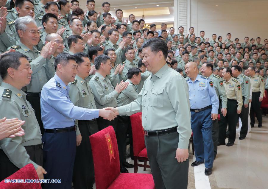 Xi pide construir instituciones de investigación de alto nivel para ejército fuerte