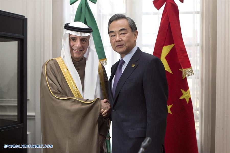 China considera a Arabia Saudí como importante socio en la construcción de la Franja y la Ruta, según canciller chino