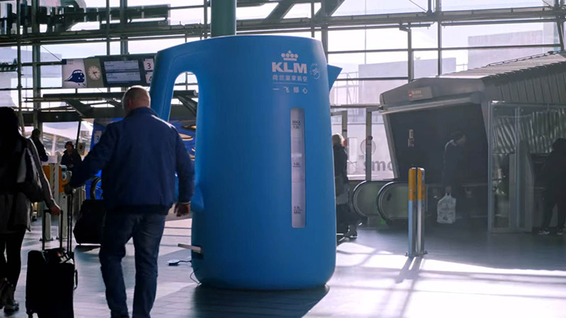 Una instalación inteligente de agua caliente instalada en el aeropuerto Schiphol en Amsterdam. [Foto: KLM]