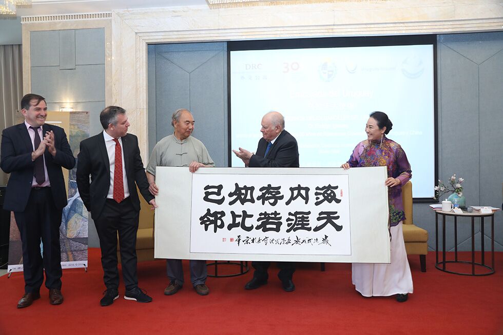 “La reducción de la pobreza en China es un ejemplo histórico para la humanidad”, asegura el ex canciller uruguayo Enrique Iglesias