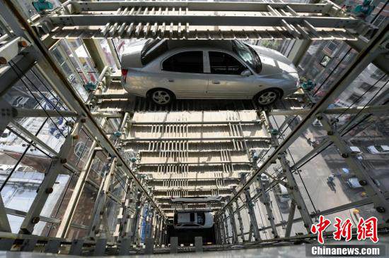 Construyen nuevo aparcamiento de 26 pisos en Taiyuan