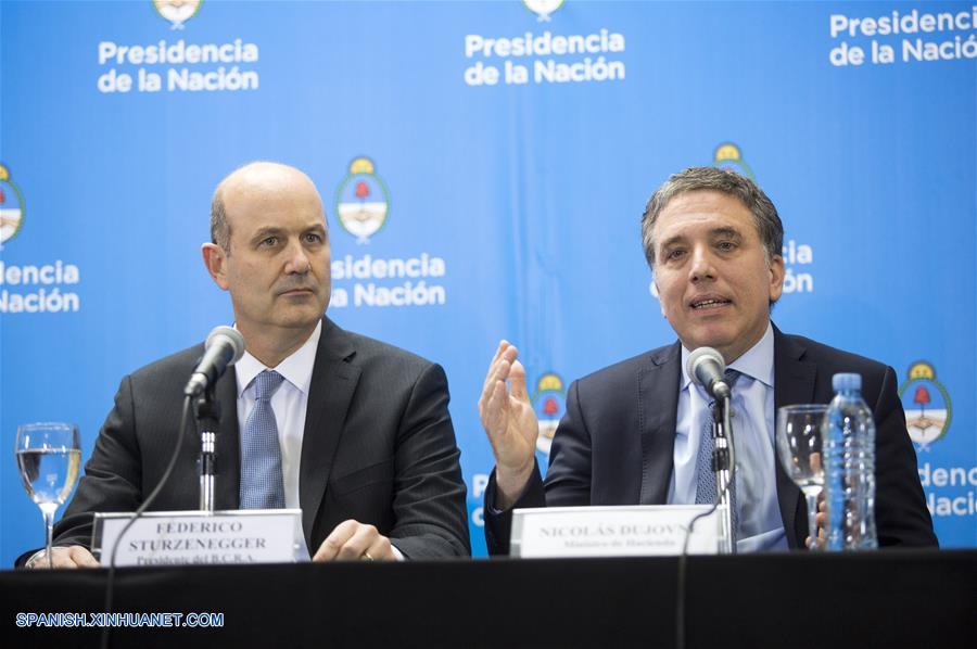 Argentina acuerda con FMI crédito de 50.000 millones de dólares