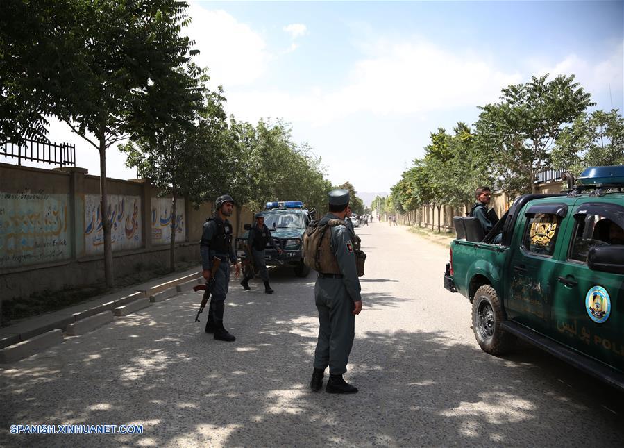 Explosión suicida deja 12 muertos y 31 heridos en capital afgana, según fuente oficial