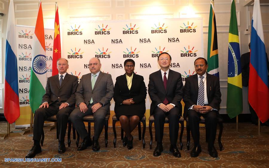 Alto funcionario chino aboga por cooperación BRICS en gobernanza internacional