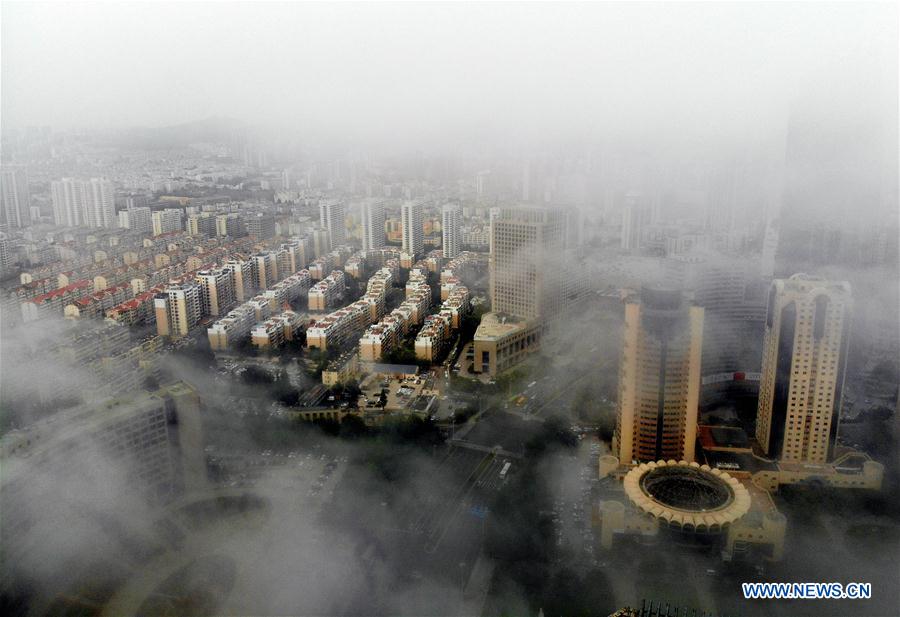 La niebla de verano envuelve Qingdao