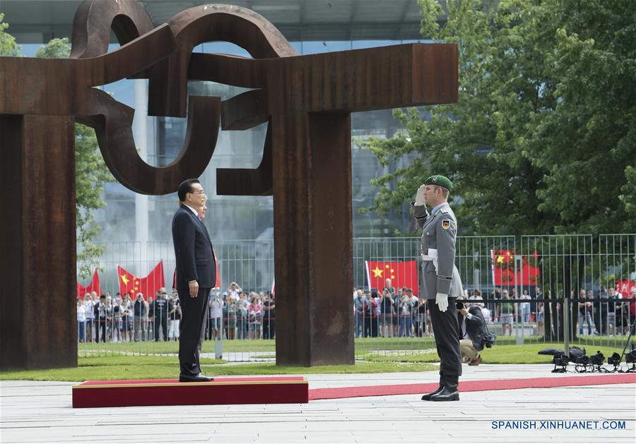Primer ministro chino pide esfuerzos China-Alemania para promover libre comercio