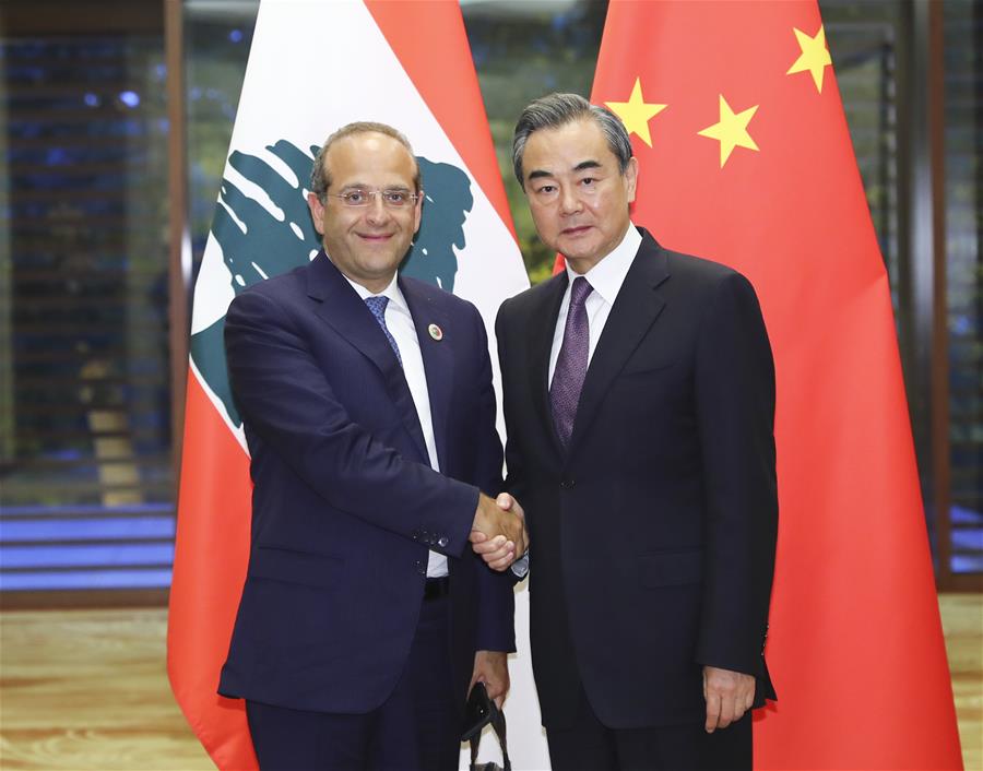 Consejero de Estado chino se reúne con ministros de Yibuti, Líbano y Jordania