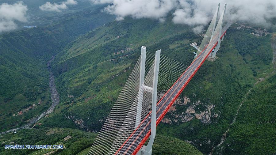 Vista aérea del Puente Beipanjiang en el suroeste de China