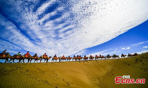 La ‘arena que canta’ atrae a más turistas en Gansu