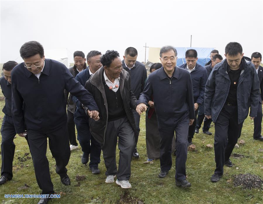 Máximo asesor político chino subraya alivio de pobreza y trabajo religioso en Tíbet