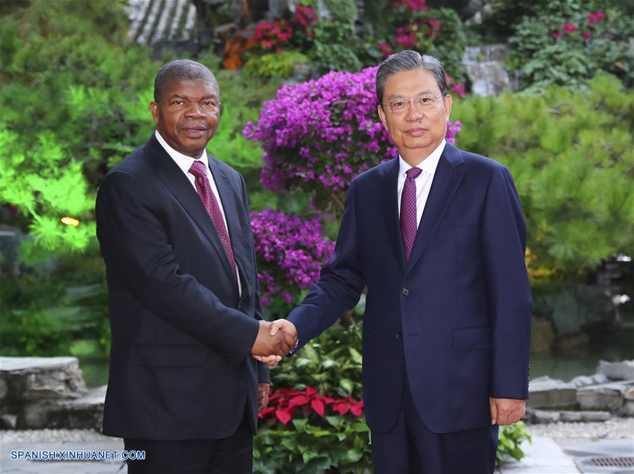 Alto funcionario de PCCh se reúne con presidente de Angola