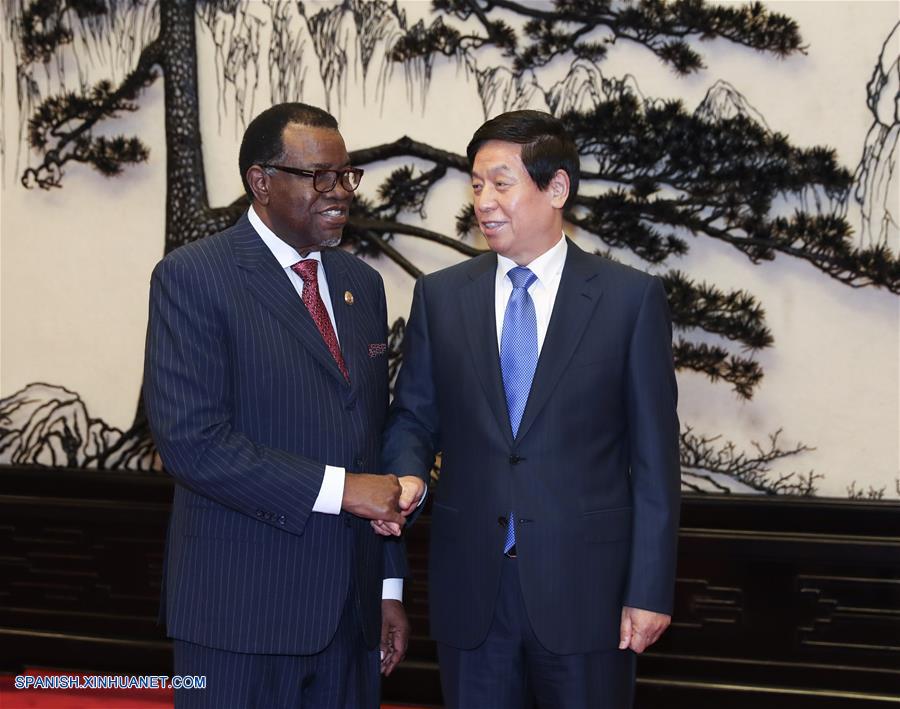 Máximo legislador de China se reúne con presidente de Namibia