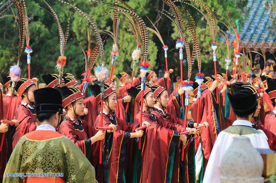 China celebra 2569° cumpleaños de Confucio