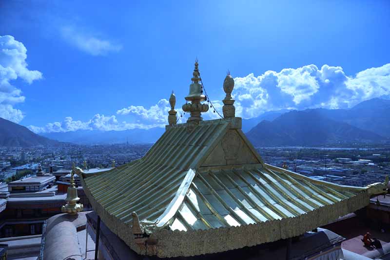La restauración del Palacio Potala entra en su fase final. [Foto: Palden Nyima y Daqiong/Chinadaily. com. cn]