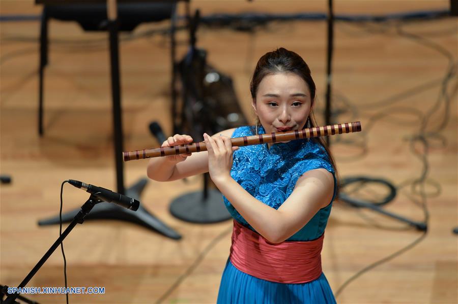 Orquesta Tradicional de Shanghai deleita al público mexicano con un recital de música tradicional china