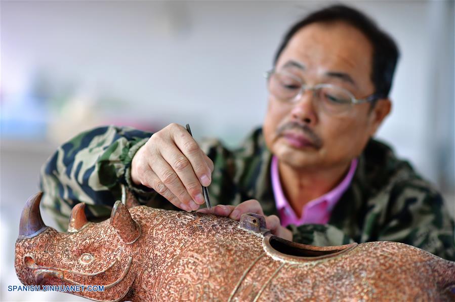Lin Hui: heredero del Patrimonio Cultural Intangible de las figuras de cloisonné de Lin
