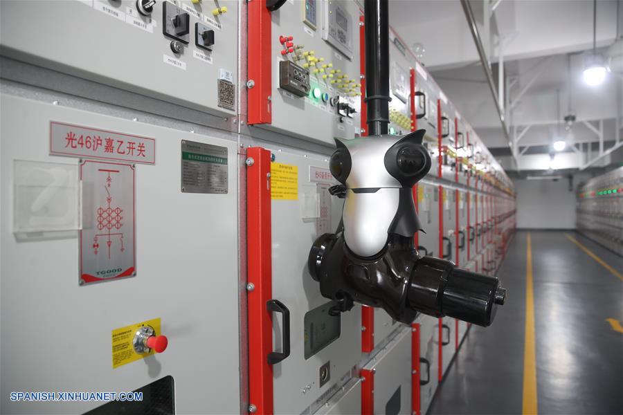 Despliegan robots patrulla para asegurar suministro eléctrico durante CIIE