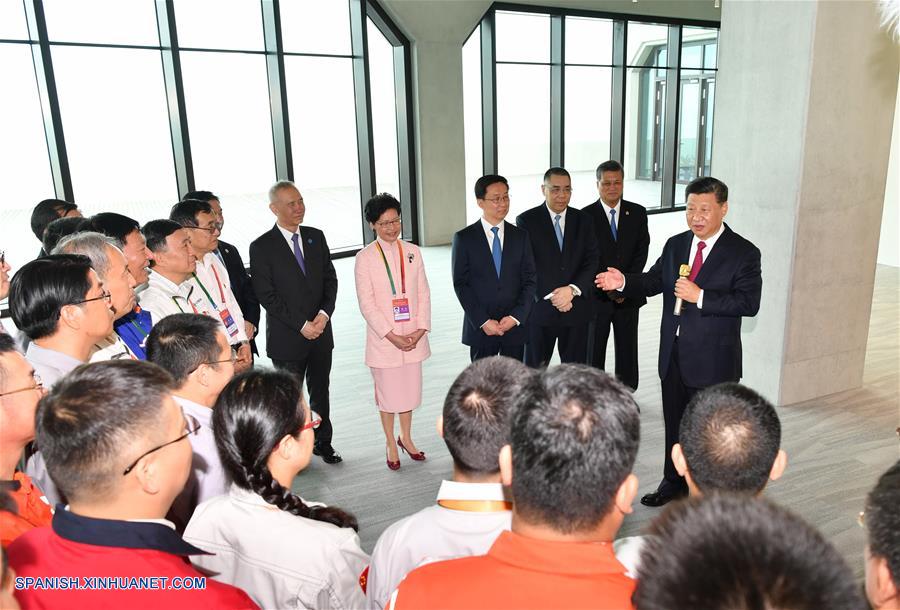 Xi inaugura el puente Hong Kong-Zhuhai-Macao