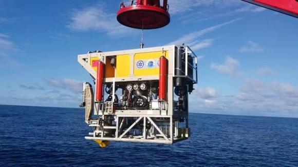 Robot submarino de China establece récord de profundidad