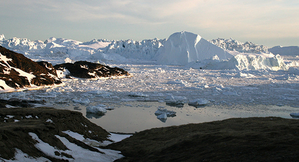 Gigantesco cráter de meteorito bajo el hielo de Groenlandia ofrece nuevas señales