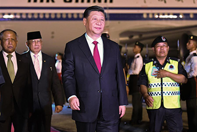 Xi llega a Brunéi en visita de Estado