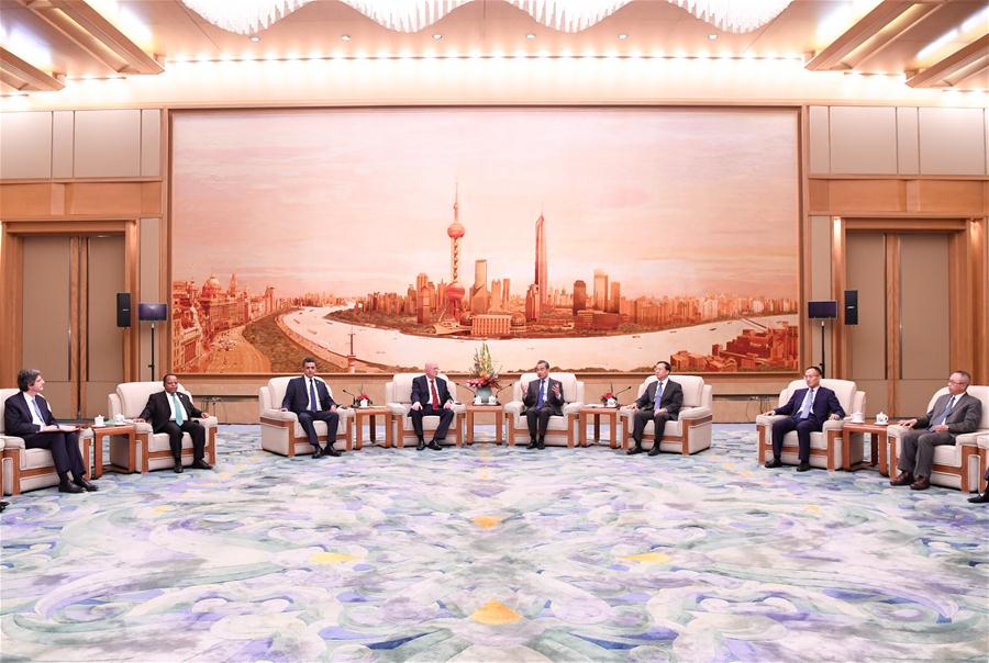 Consejero de Estado chino se reúne con representantes permanentes de miembros de CSNU